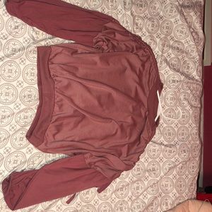 pink long sleeve, loose sleeves
